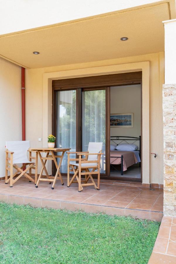 Alexandros Maisonette Nea Moudania Exterior foto