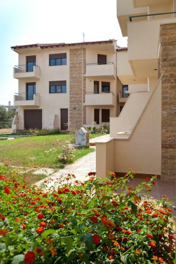 Alexandros Maisonette Nea Moudania Exterior foto