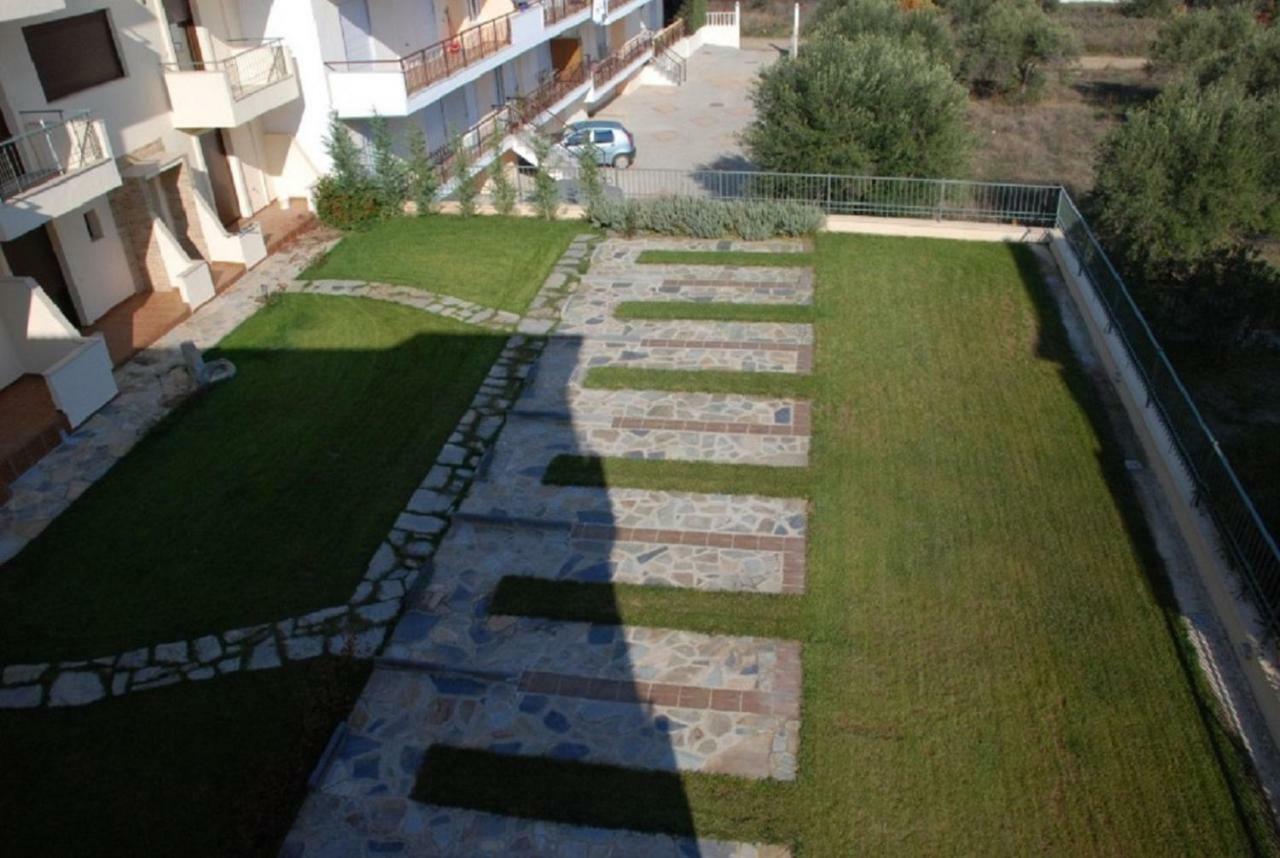 Alexandros Maisonette Nea Moudania Exterior foto